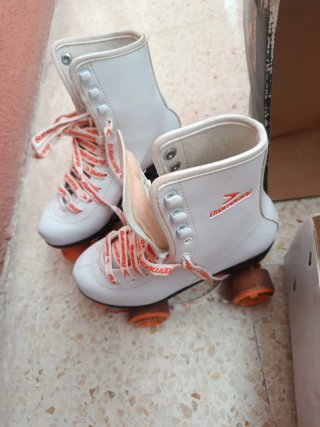 Patines blancos 4 ruedas talla 35