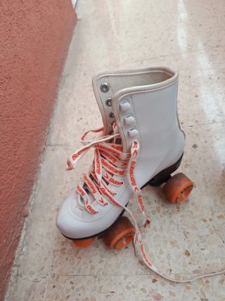 Patines blancos 4 ruedas talla 35