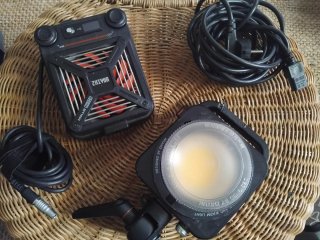 Foco LED Zhiyun MOLUS G300