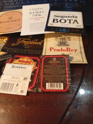 Set di etichette per vini e liquori: Freixenet, Paulaner