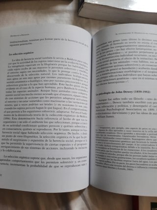 Libro de primer curso del grado de psicología UNED