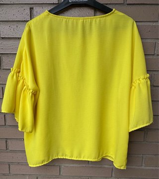 Blusa amarilla Stradivarius Talla XL