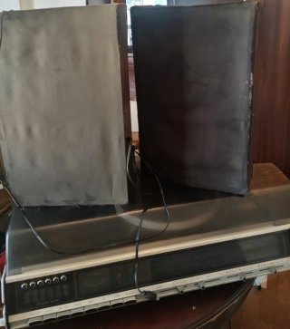 Tocadiscos Grundig Studio 3010 con altavoces