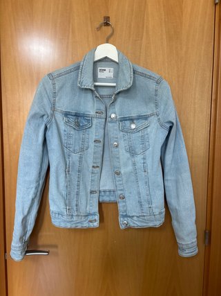 Cazadora vaquera Bershka azul