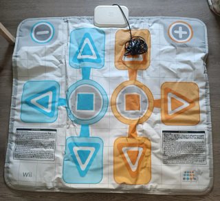 Nintendo Wii Blanca+Caja+Wii Fit+8 Juegos+Alfombra