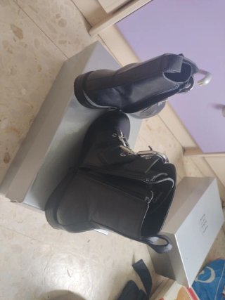 Botines Negros con Hebillas