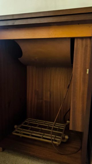 Máquina de coser Singer Sphinx 27k con mueble