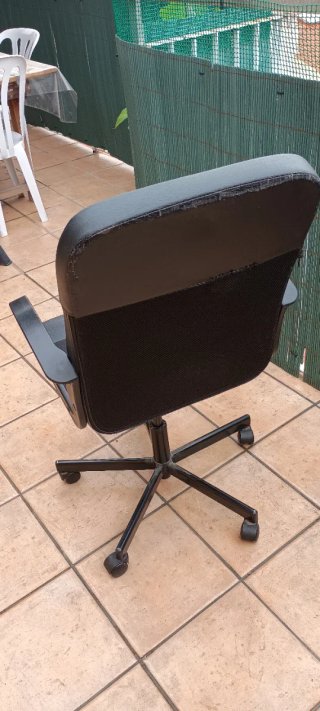 Silla de oficina negra