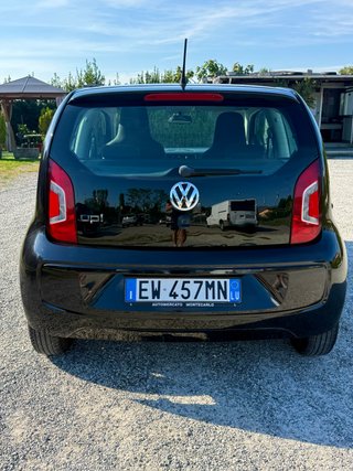 Volkswagen up! 2014