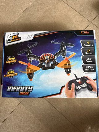 Dron Air Raiders Infinity con Mando y Caja