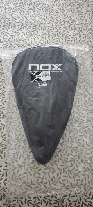 Pala de pádel Nox AT10 2026
