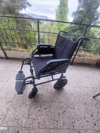 Silla de ruedas plegable para movilidad