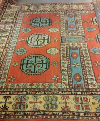Alfombra turca diseño geometrico