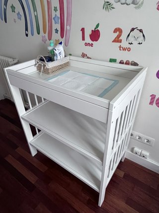 Cambiador de bebé blanco