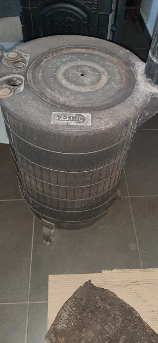 Estufa de leña Theca