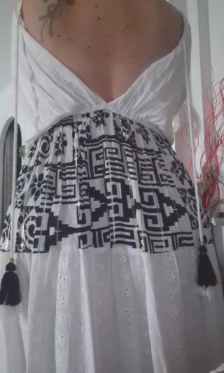 Vestido Blanco y Negro Estampado. Da talla