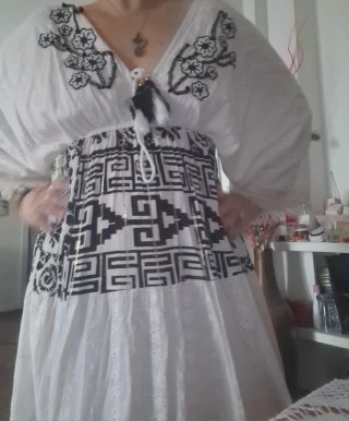 Vestido Blanco y Negro Estampado. Da talla