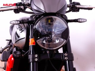 TRIUMPH TRIDENT 660