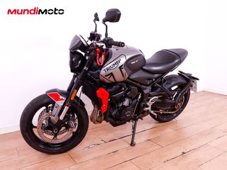 TRIUMPH TRIDENT 660