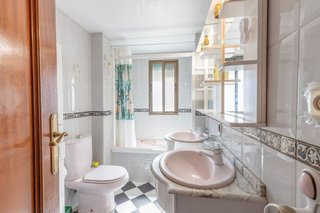 Piso en venta en Polígono Cartuja – La Paz en Granada