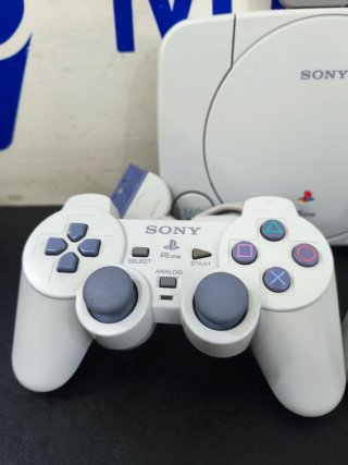 Playstation One + 2 Mandos  1 Año Garantía