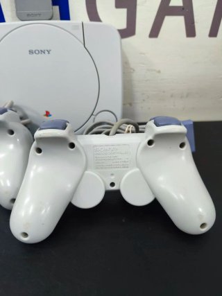 Playstation One + 2 Mandos  1 Año Garantía