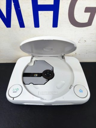 Playstation One + 2 Mandos  1 Año Garantía