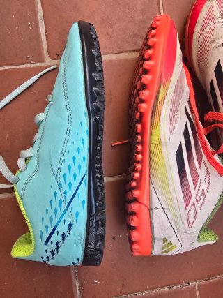2 Pares de Botas de Fútbol Adidas (Tallas 34-35)