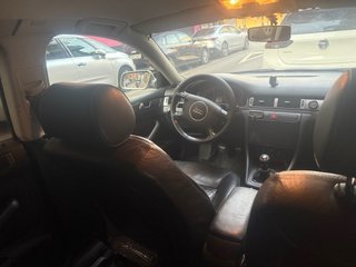 Audi A6 2.4 quattro avant