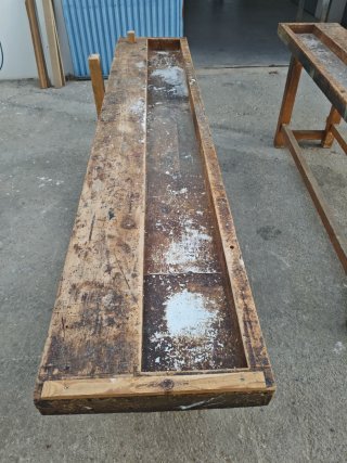 Bancos de carpintero antiguos de madera