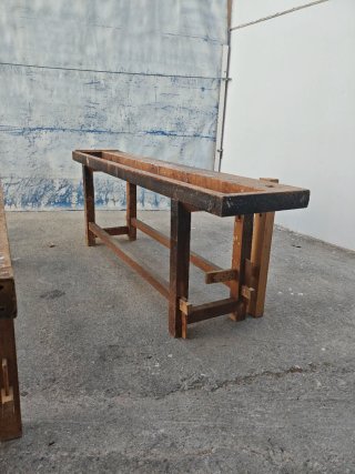 Bancos de carpintero antiguos de madera