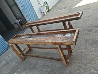 Bancos de carpintero antiguos de madera