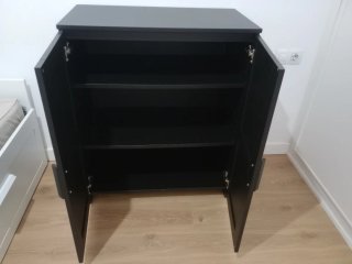 Armario Brimnes IKEA Negro con puertas