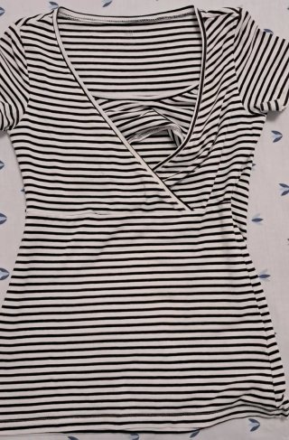 Camiseta de lactancia a rayas