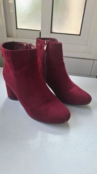 Botines tacón burdeos