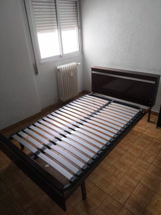2 Camas Individuales con Mesita