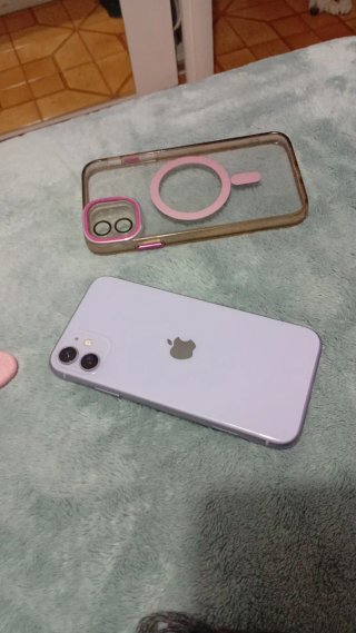 iPhone 11 Violeta