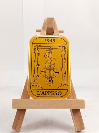 Magnete Duce appeso tarocchi