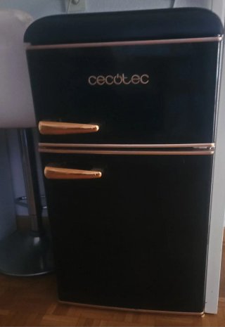 Nevera Cecotec Vintage Negra y Cobre
