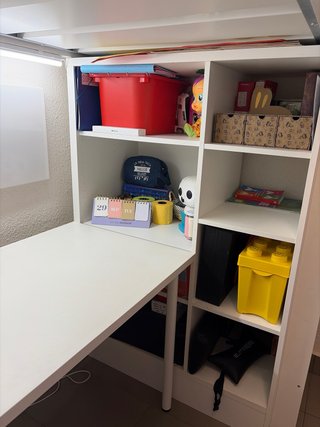 Litera con Escritorio Integrado