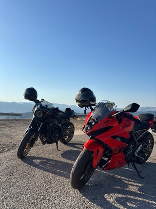 Suzuki GSX-8R Naranja - Moto Deportiva