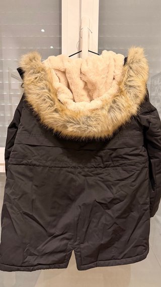 Parka Negra Pull & Bear