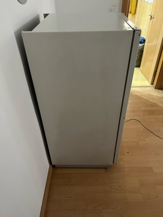 Congelador vertical Gram blanco