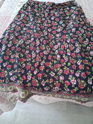 Falda estampada floral cómoda talla única