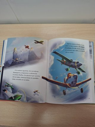 Libro infantil AVIONES, de Disney. NUEVO.