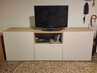 Mobile TV IKEA + Mensole