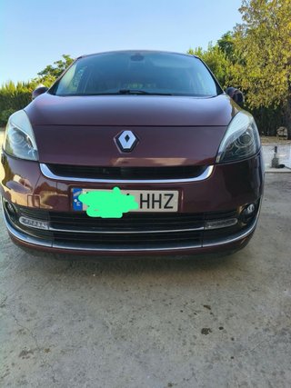 Renault Grand Scenic 2012