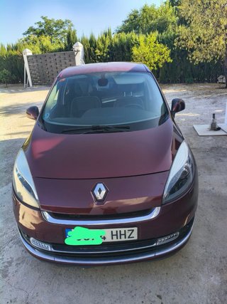 Renault Grand Scenic 2012