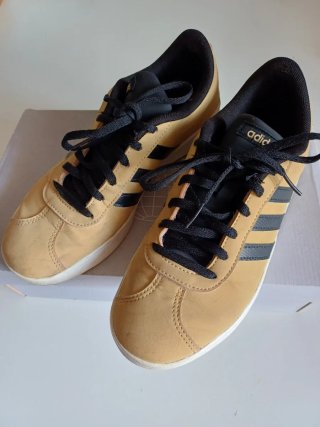 Scarpe Adidas donna senape/nere taglia 38.5