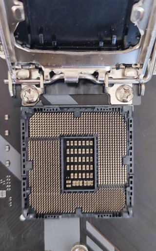 Torre PC Z490 Tomahawk i3 10105 8GB RAM